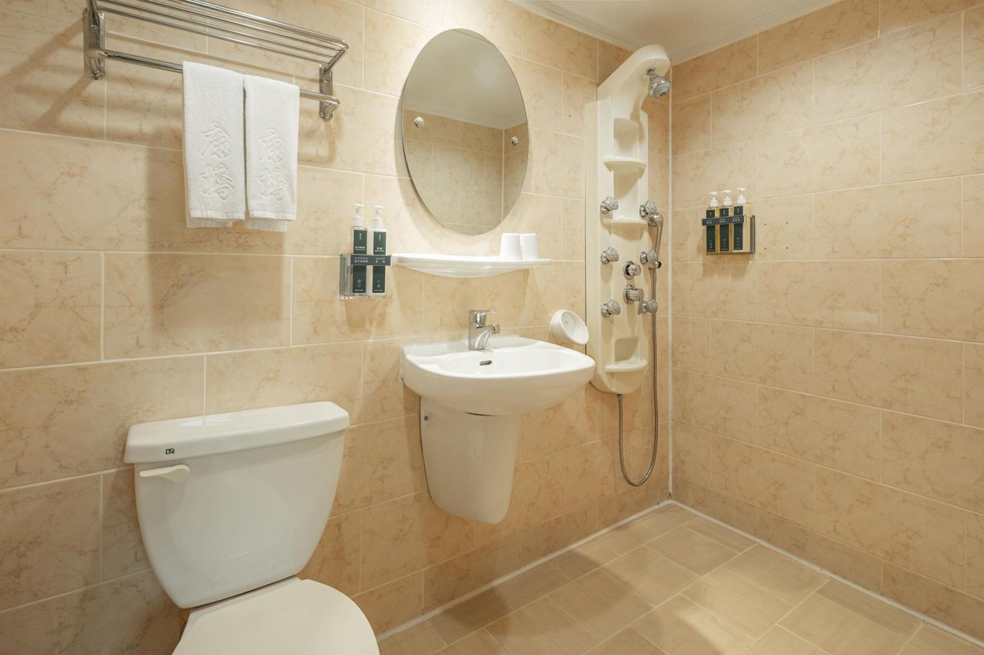 Kindness Hotel Weiwuying Kaohsiung Quarto foto